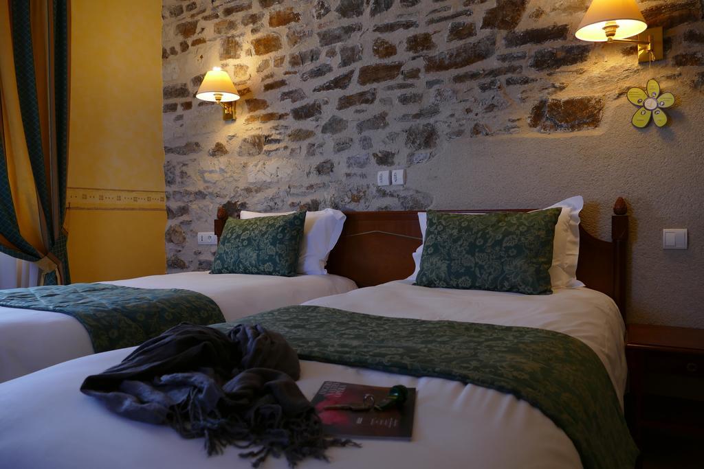 Logis Hotels Le Champalud Restaurant La Citadelle Oree-d'Anjou Room photo