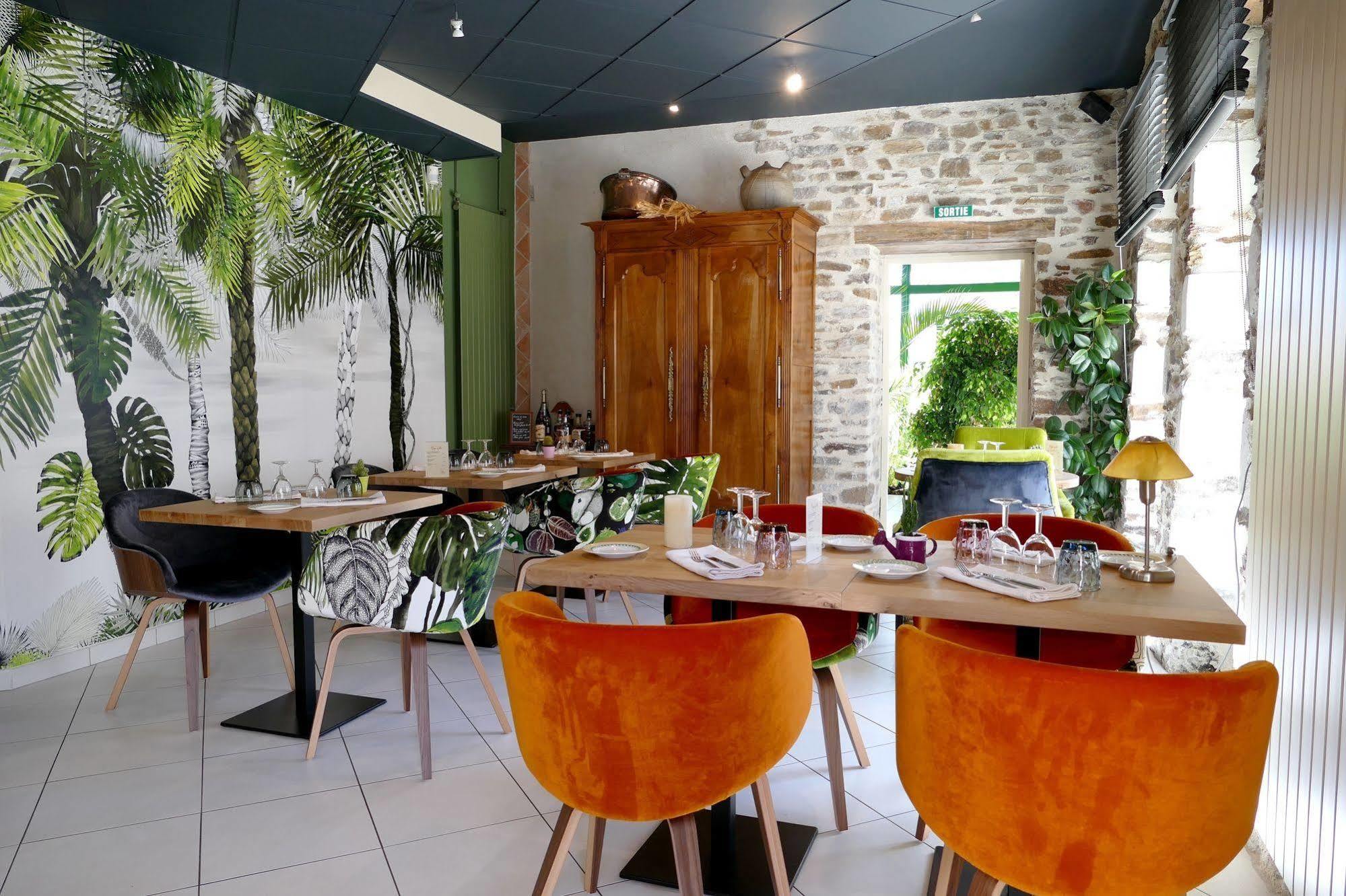 Logis Hotels Le Champalud Restaurant La Citadelle Oree-d'Anjou Exterior photo